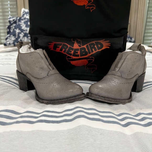 Freebird booties Sadie style, the color description is Ice (light gray) - Picture 3 of 6